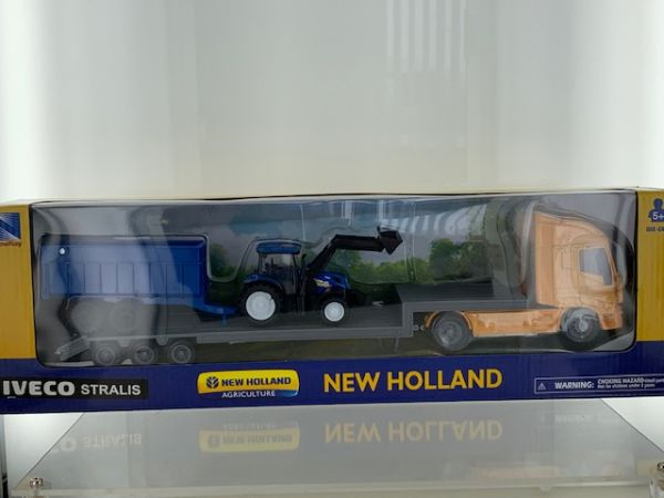 NEW16143B - IVECO Stralis 4x2 con porta ingranaggi e rimorchio per trattore NEW HOLLAND - 1