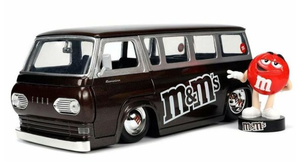 JAD32027 - Autobus FORD Econoline con figurina M&M'S rossa 1965 - 1