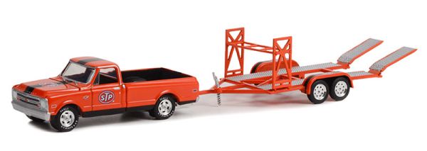 GREEN32260-B - CHEVROLET C-10 STP 1968 con rimorchio per auto della serie HITCH & TOW in blister - 1