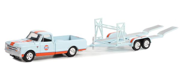 GREEN32270-A - 1968 CHEVROLET C-10 con porta auto GULF della serie HITCH & TOW sotto blister - 1