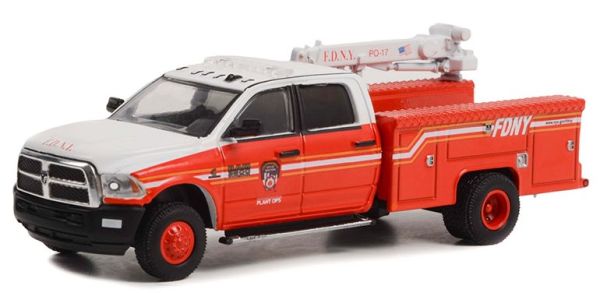 GREEN46100-D - 2018 DODGE RAM 3500 con doppia gru FDNY in blister - 1