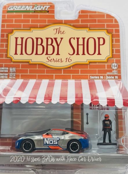 GREEN97160-F-GRIS - NISSAN 370Z 2020 Grigio con pilota della serie THE HOBBY SHOP in blister - 1