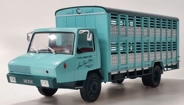 G111A009 - 1966 BERLIET Stradair 10 4x2 camion per trasporto suini - 1