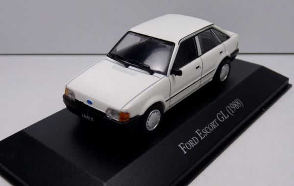 MAGARG53-01 - FORD Escort GL 1988 Bianca in blister - 1