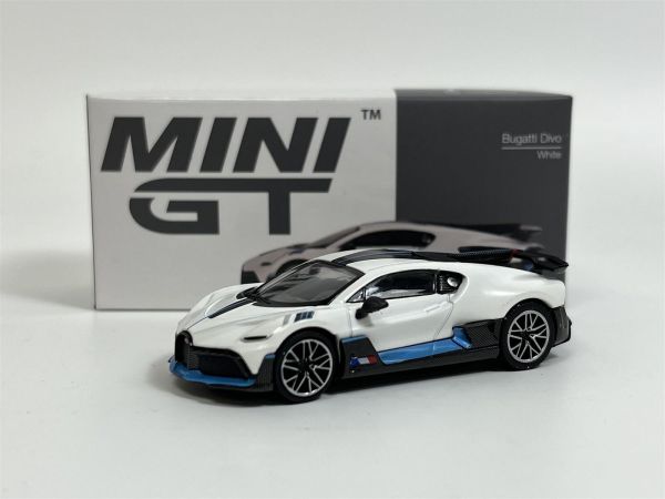 MGT00661-L - BUGATTI Divo LHD Bianco - 1