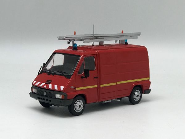 ODE101 - RENAULT MASTER T30 VTU CON TARGA DECALCOMANICA - 1