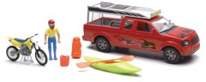 NEW37385B - Scatola con Pick-up rosso; personaggio; kayak e accessori Scala: 1/18