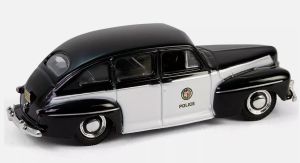 GREEN43040-A - FORD Fordor 1947 della serie HOT PURSUIT in blister