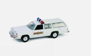 GREEN43040-C - FORD LTD Crown Victoria Wagon 1988 della serie HOT PURSUIT in blister