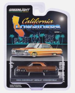 GREEN63070-C - CHEVROLET Impala Convertible 1963 marrone della serie CALIFORNIA LOWRIDERS in blister