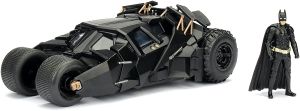 JAD98261 - BATMOBILE 2008 con Batman Figure