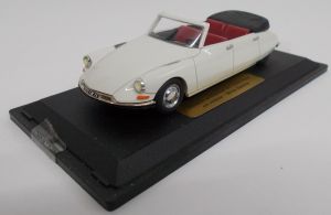 CLASSC1026 - CITROEN DS Reuter cabriolet 4 porte avorio