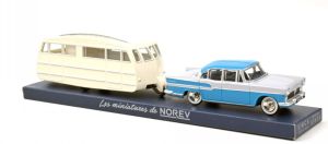 NOREVCL5712 - 1958 SIMCA Vedette Chambord blu leman e grigio con caravan Hénon