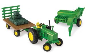 ERT46667 - JOHN DEERE con pressa per balle piccola e vano portabagagli inclusi