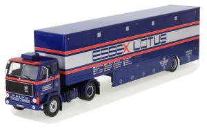 IXOTTR021 - Rimorchio per il trasporto di auto da corsa VOLVO F89 4x2 e Team Essex Lotus