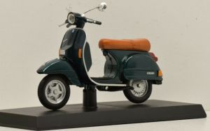 MAGMOT056 - Scooter VESPA 150PX 1999 verde