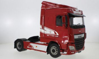 PRX30211 - 2018 DAF XF Space Cab 4x2 Rosso metallizzato