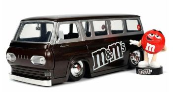 JAD32027 - Autobus FORD Econoline con figurina M&M'S rossa 1965