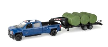 ERT47603 - CHEVROLET Pick-up blu con rimorchio e 6 balle rotonde