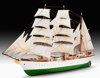 REV65432 - Barca a vela Gorch Fock da assemblare e dipingere con vernici e accessori