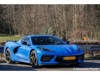 REV67714 - SET MODELLO - CORVETTE C8 Coupé con vernice da assemblare