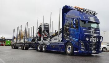 TEK82189 - VOLVO FH04 XL 6X4 con rimorchio forestale a 3 assi e carrello a 2 assi EDS TRAFRAKT MOELVEN