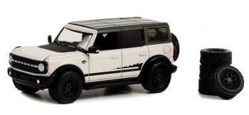 GREEN97140-E - FORD Bronco Wildtrak 2021 bianco con pneumatici di scorta da THE HOBBY SHOP in blister