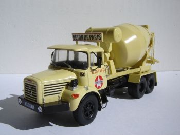 G111A005 - Autocarro miscelatore BERLIET PMH12 6x4 1969 Béton de Paris