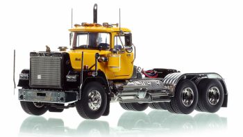 HHR138B-4 - MACK Superliner con assali tandem giallo