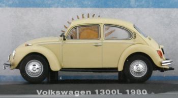 MAGARG28 - VOLKSWAGEN 1300L Maggiolino 1980 Beige in blister